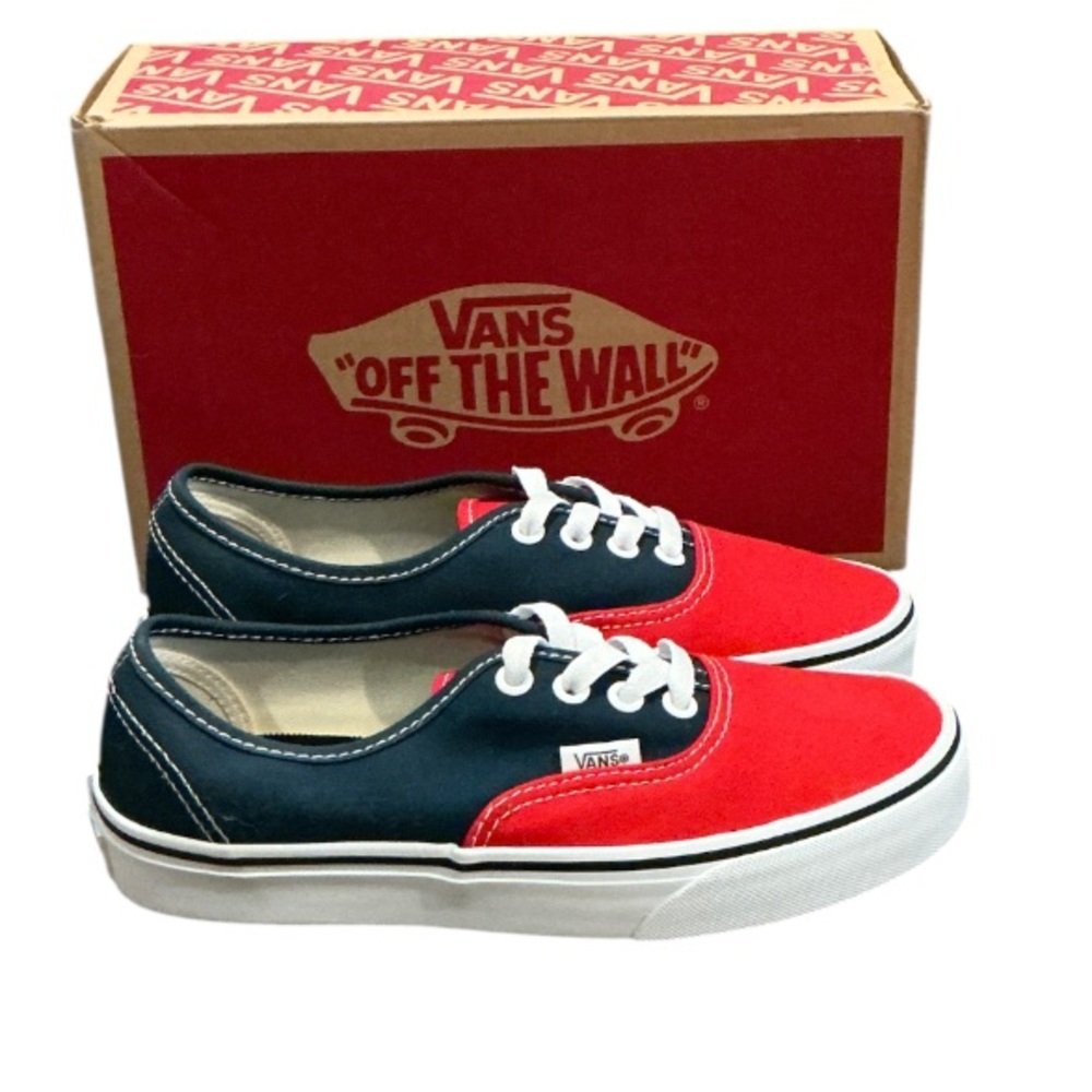 New authentic Vans kids signature sneakers tennis shoes sz 4.5 Display